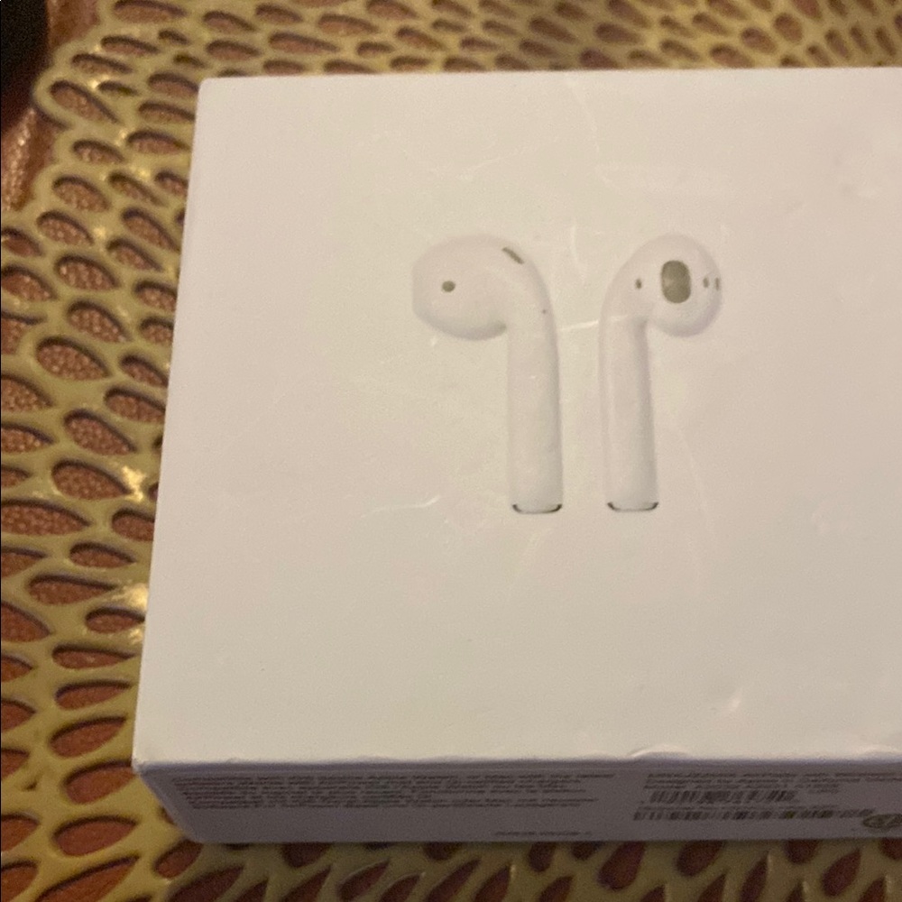 Apple AirPods Wireless Earbuds